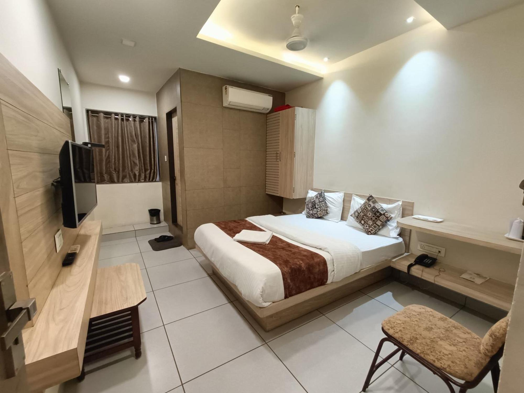 אחמדאבאד Hotel Kinara מראה חיצוני תמונה