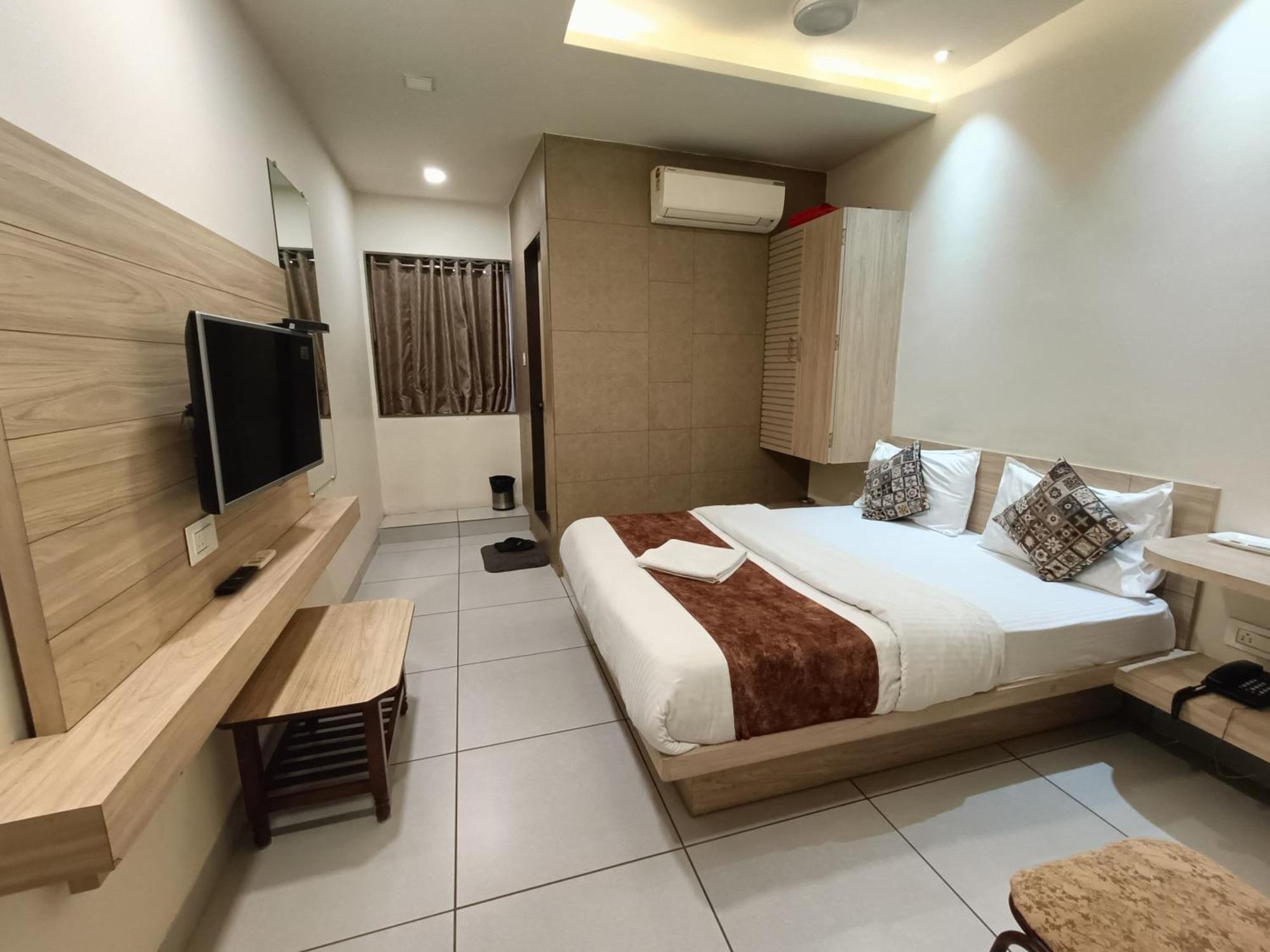 אחמדאבאד Hotel Kinara מראה חיצוני תמונה