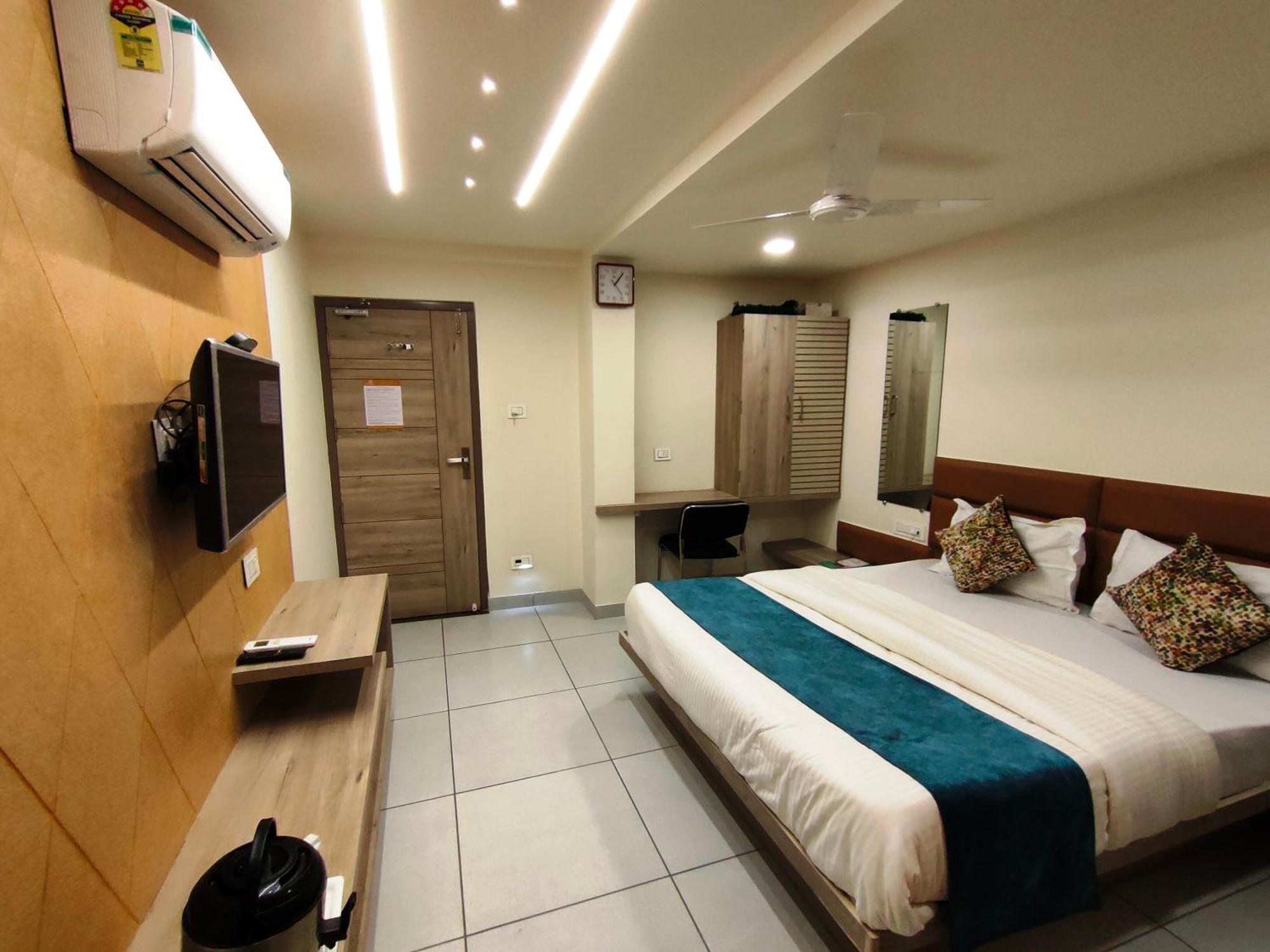 אחמדאבאד Hotel Kinara מראה חיצוני תמונה