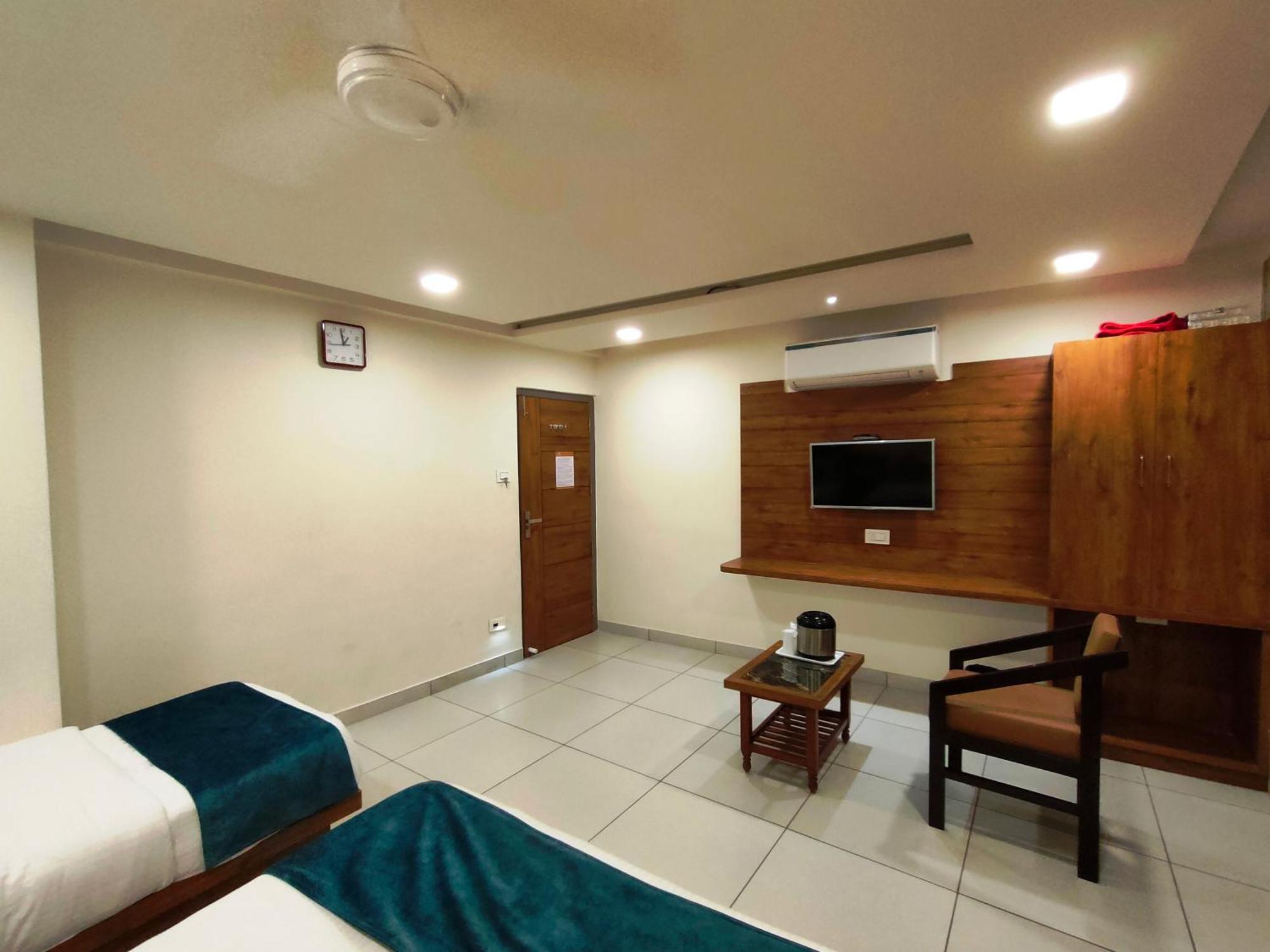 אחמדאבאד Hotel Kinara מראה חיצוני תמונה